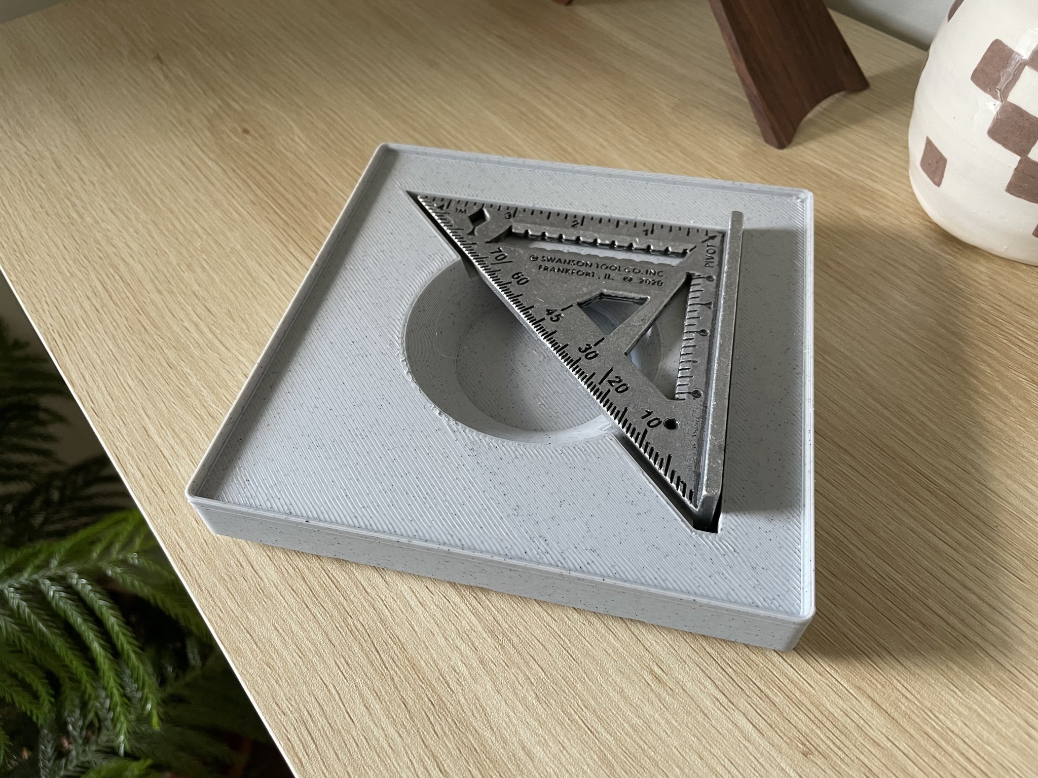 Giá đỡ vuông tốc độ Gridfinity 4.5" cho công cụ đo lường