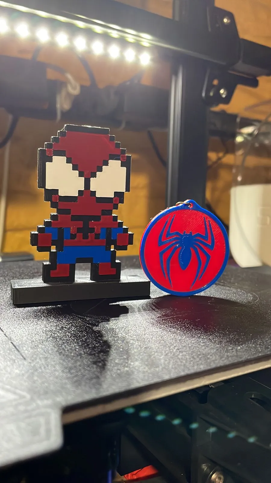 Móc khóa Spiderman đa màu sắc dễ in (M600)