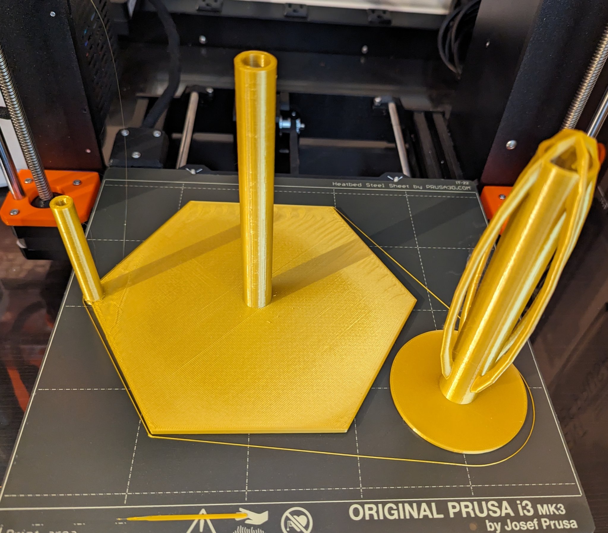 Giá đỡ và kệ cuộn giấy ăn cho phòng ký túc xá