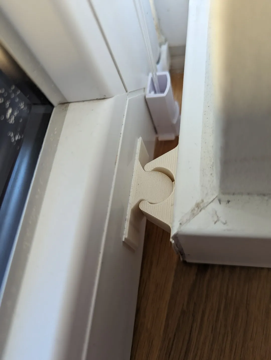 Giá đỡ cửa và cửa sổ cho Tesa Powerstrips