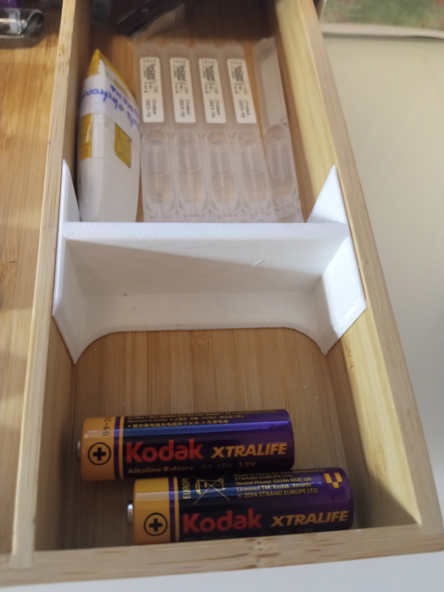 Bộ khay và ngăn chia cho ngăn kéo bàn Ikea Elloven