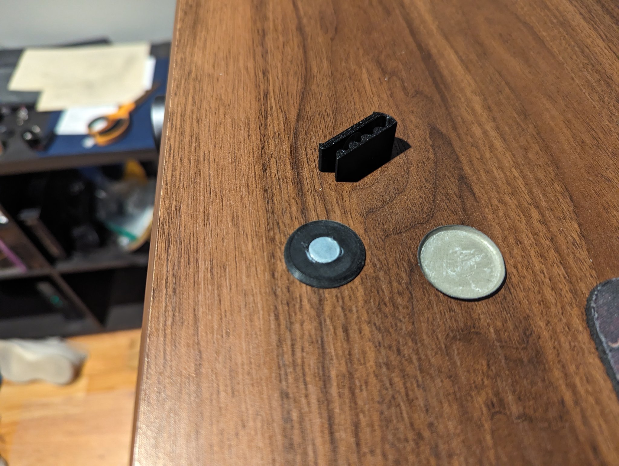 Móc giữ nón kèm đánh dấu vị trí bóng golf