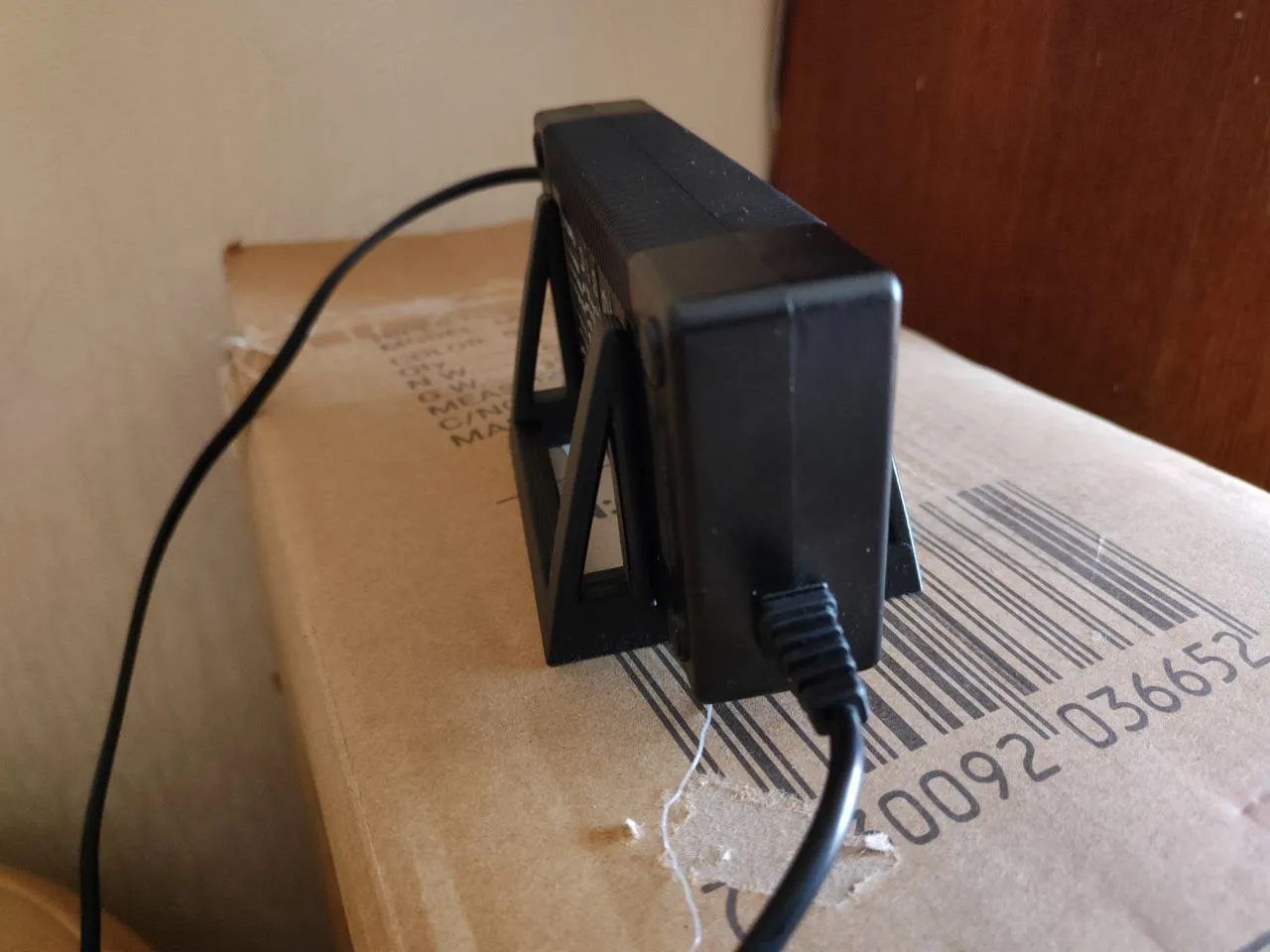 Giá đỡ sạc cho xe điện Hiper b2