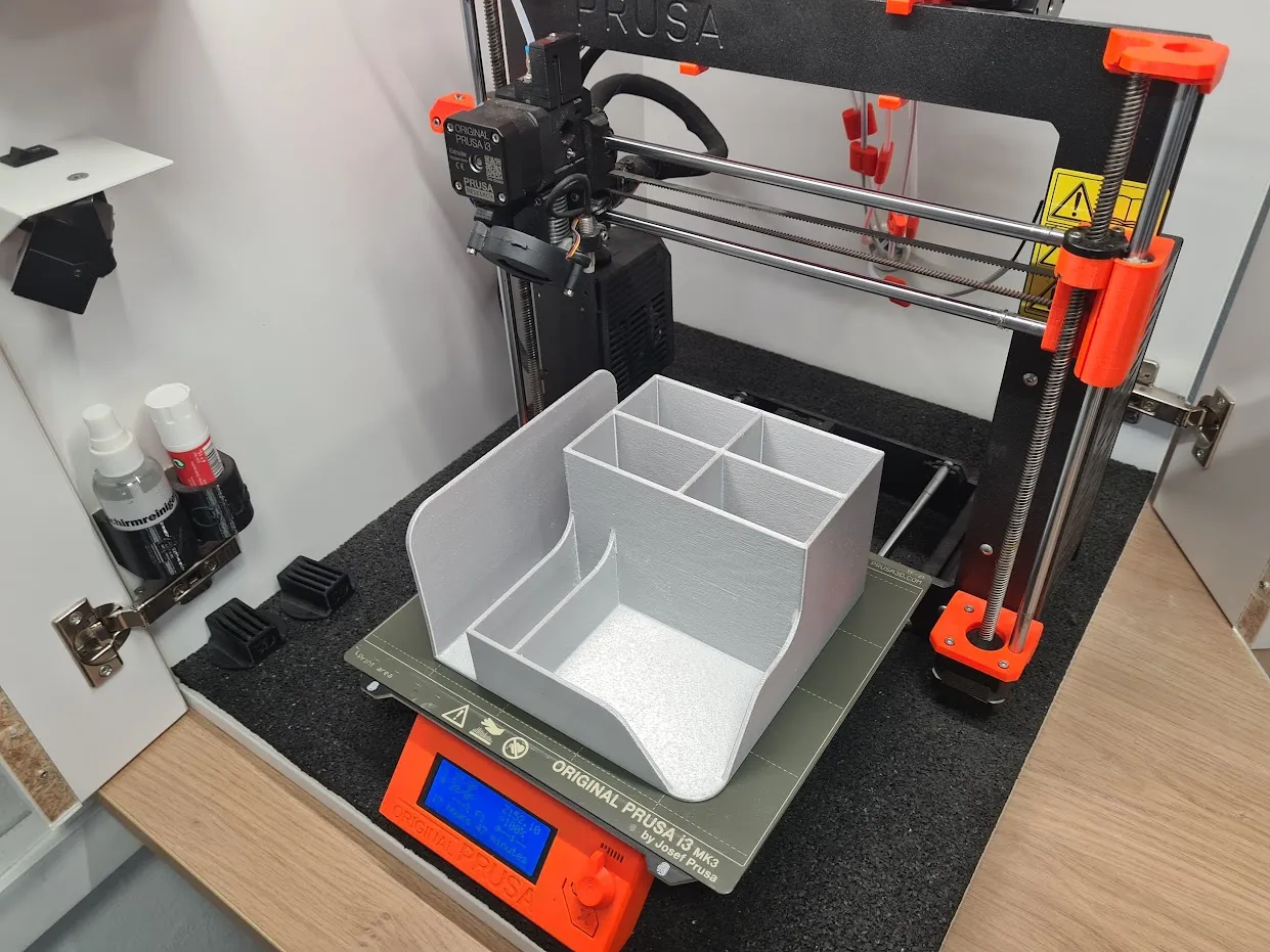 Giá đỡ tổ chức văn phòng tiện lợi cho không gian làm việc