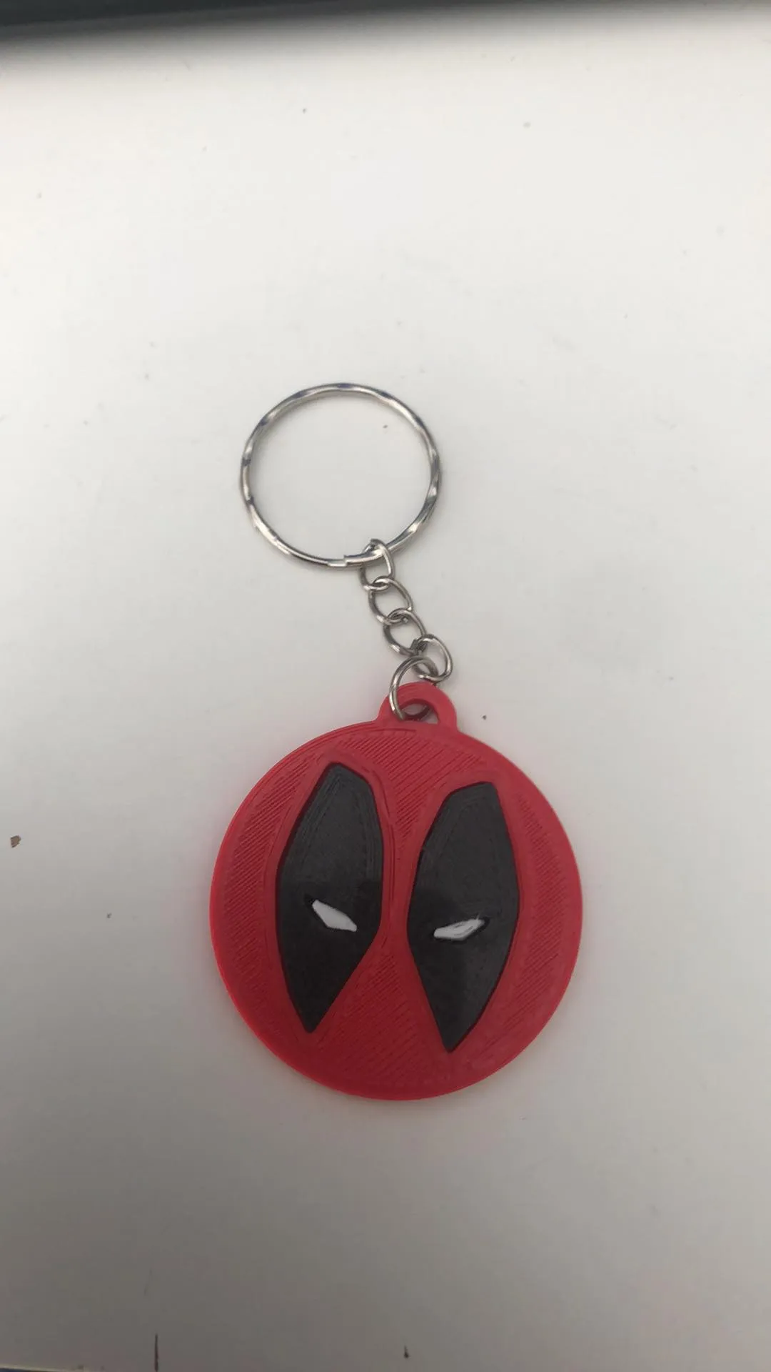 Móc khóa Deadpool đa màu sắc