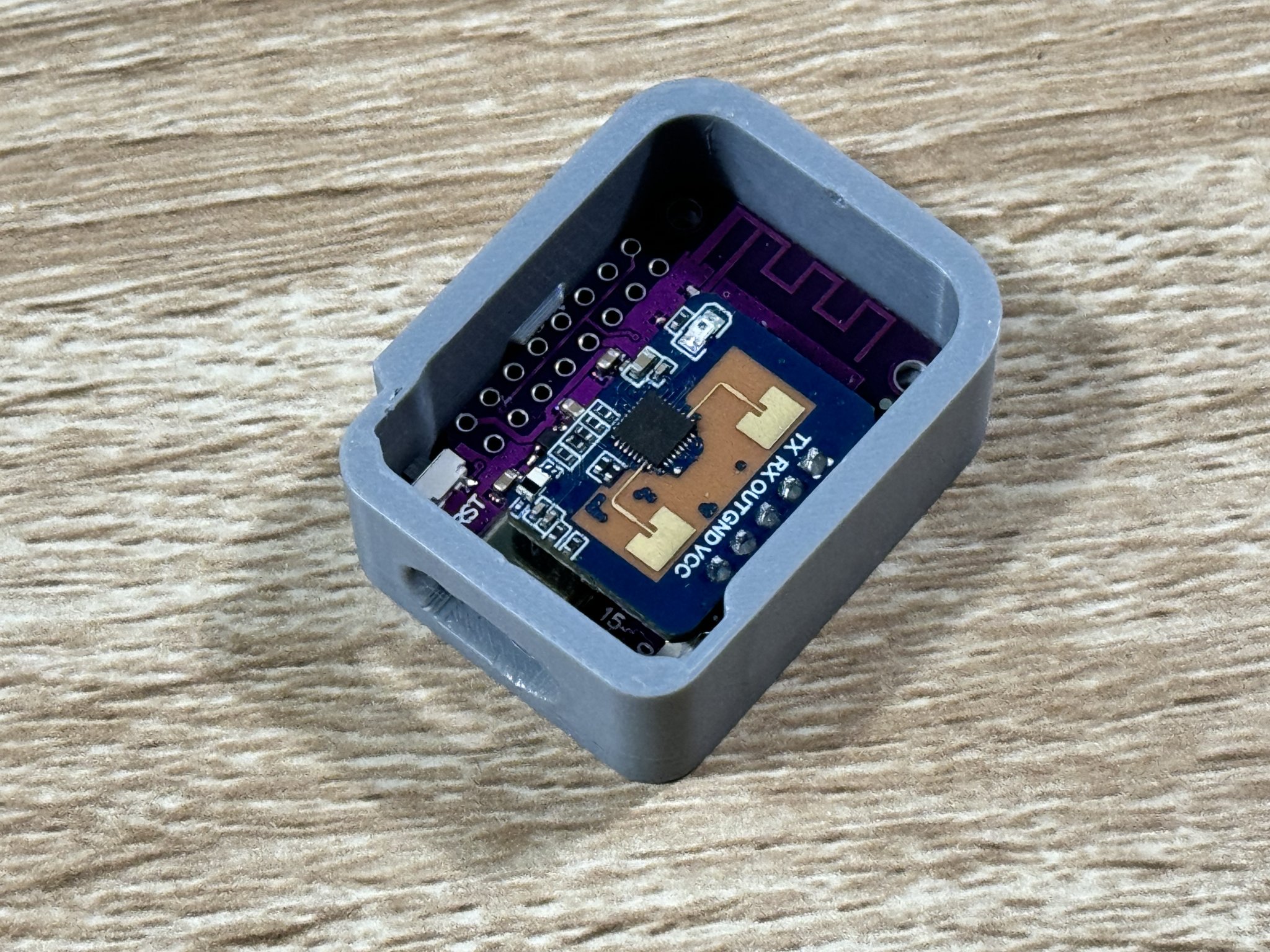 Boitier cảm biến chuyển động Wemos S2 mini LD2410c