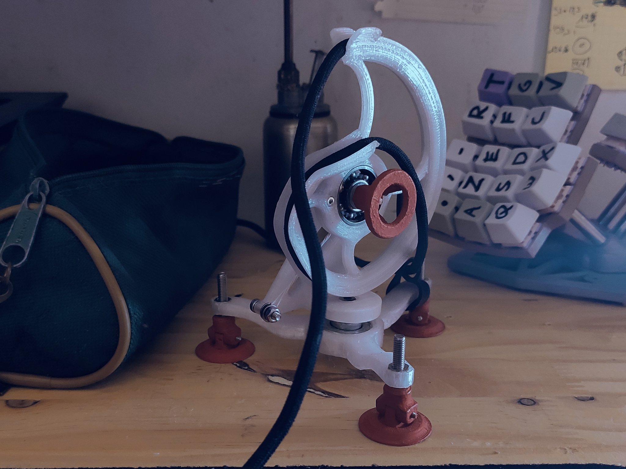 Giá đỡ chuột bungee Rick Sanchez độc đáo