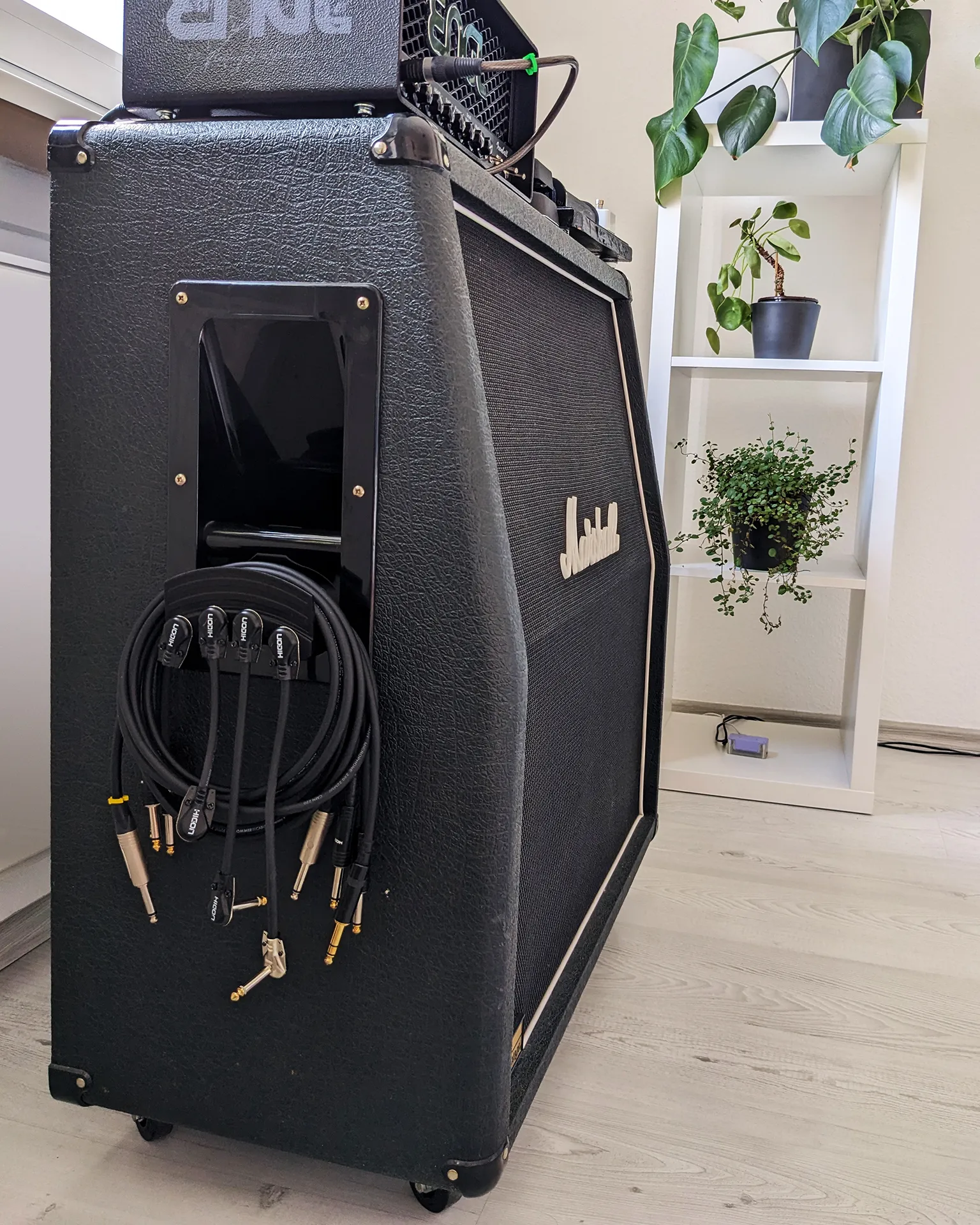 Giá đỡ cáp nhạc cụ cho tay cầm bên Marshall Cabinet