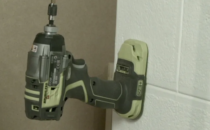 Giá đỡ tường Ryobi One+ cho máy in 3D