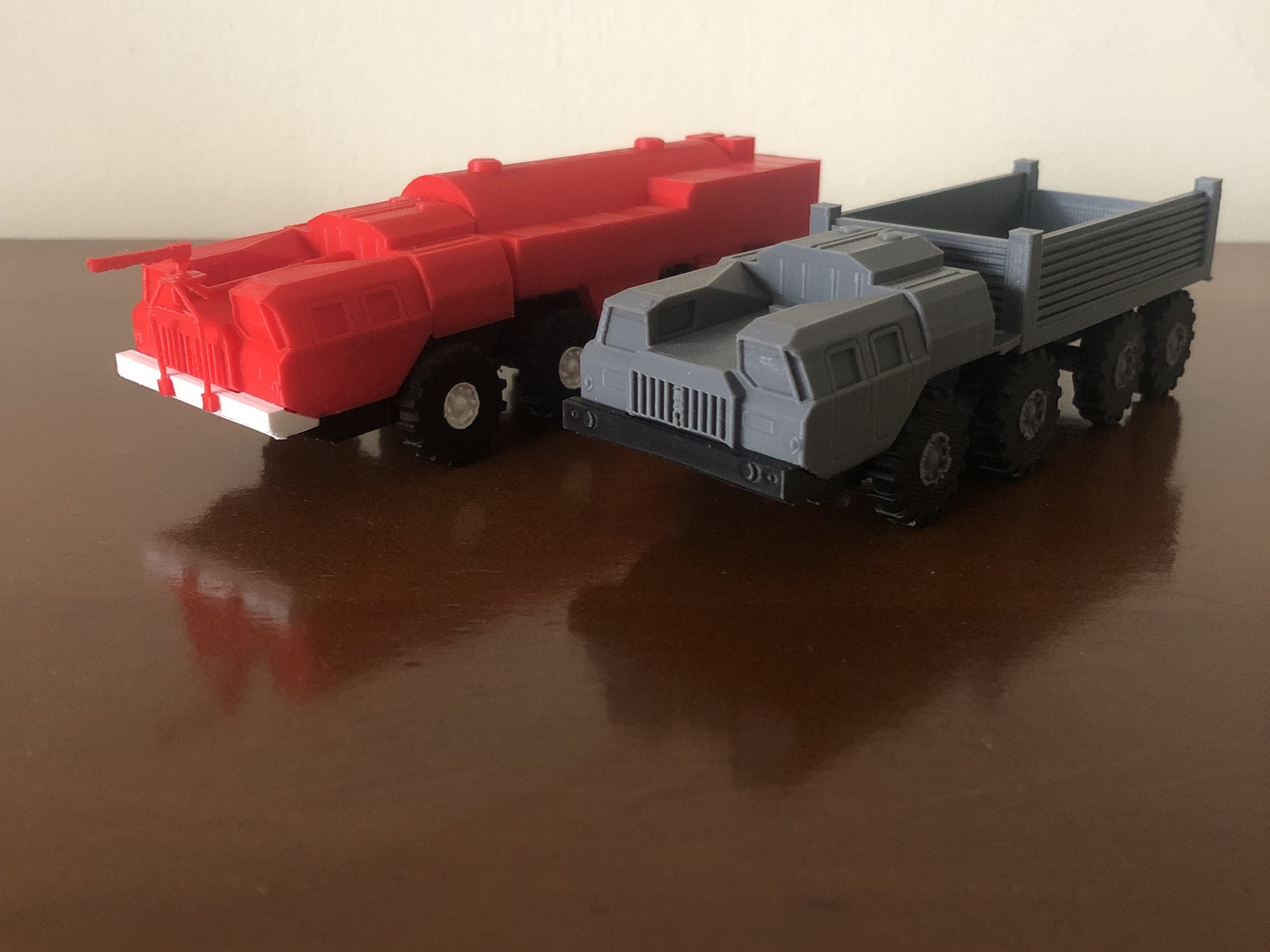 Xe tải quân sự MAZ 7310/MAZ 543 in màu tỷ lệ 1:72, 1:35