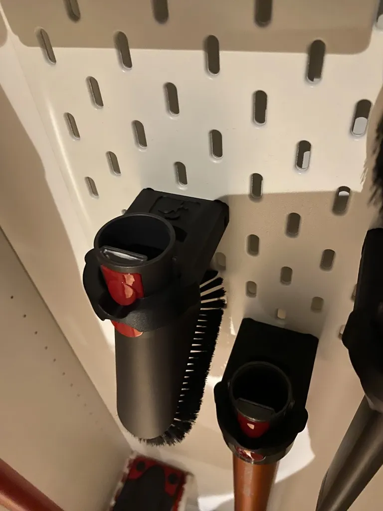 Giá đỡ đầu hút Dyson cho bảng ghim Ikea