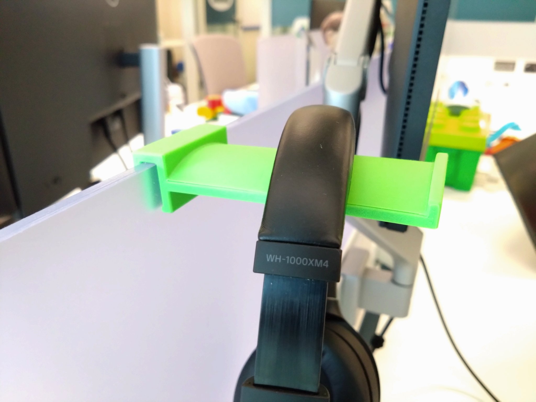 Giá đỡ tai nghe điều chỉnh cho vách ngăn văn phòng