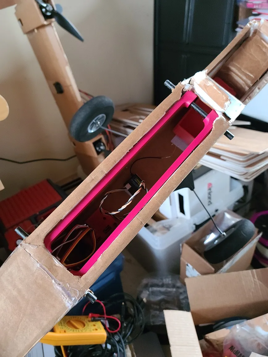 Giá đỡ cánh cho Flite Test Legacy V2 bằng ống carbon 6mm