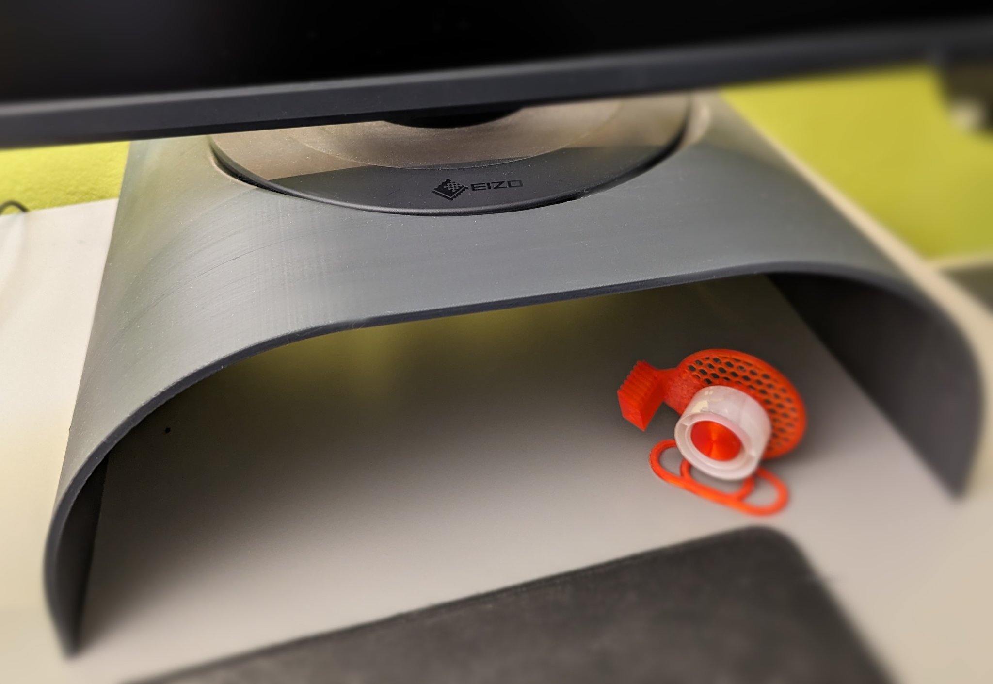 Giá đỡ màn hình máy tính tiện lợi và hiệu quả