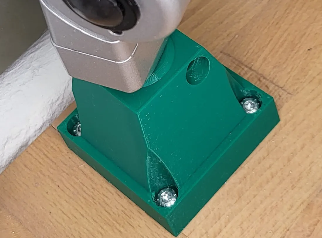 Giá đỡ đèn cho thợ đồng hồ với bốn vít cố định