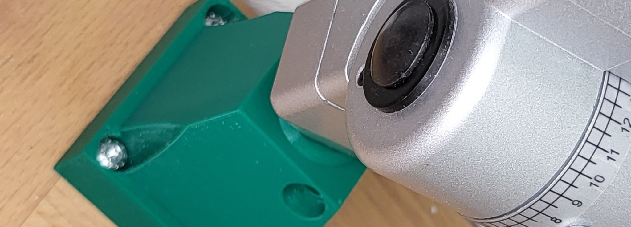 Giá đỡ đèn cho thợ đồng hồ với bốn vít cố định