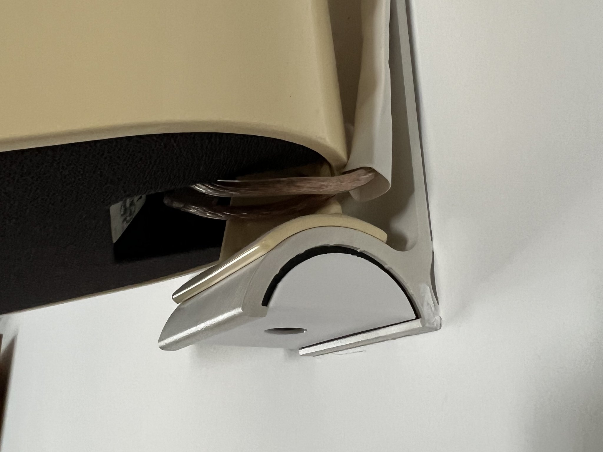 Giá đỡ vít loa AE