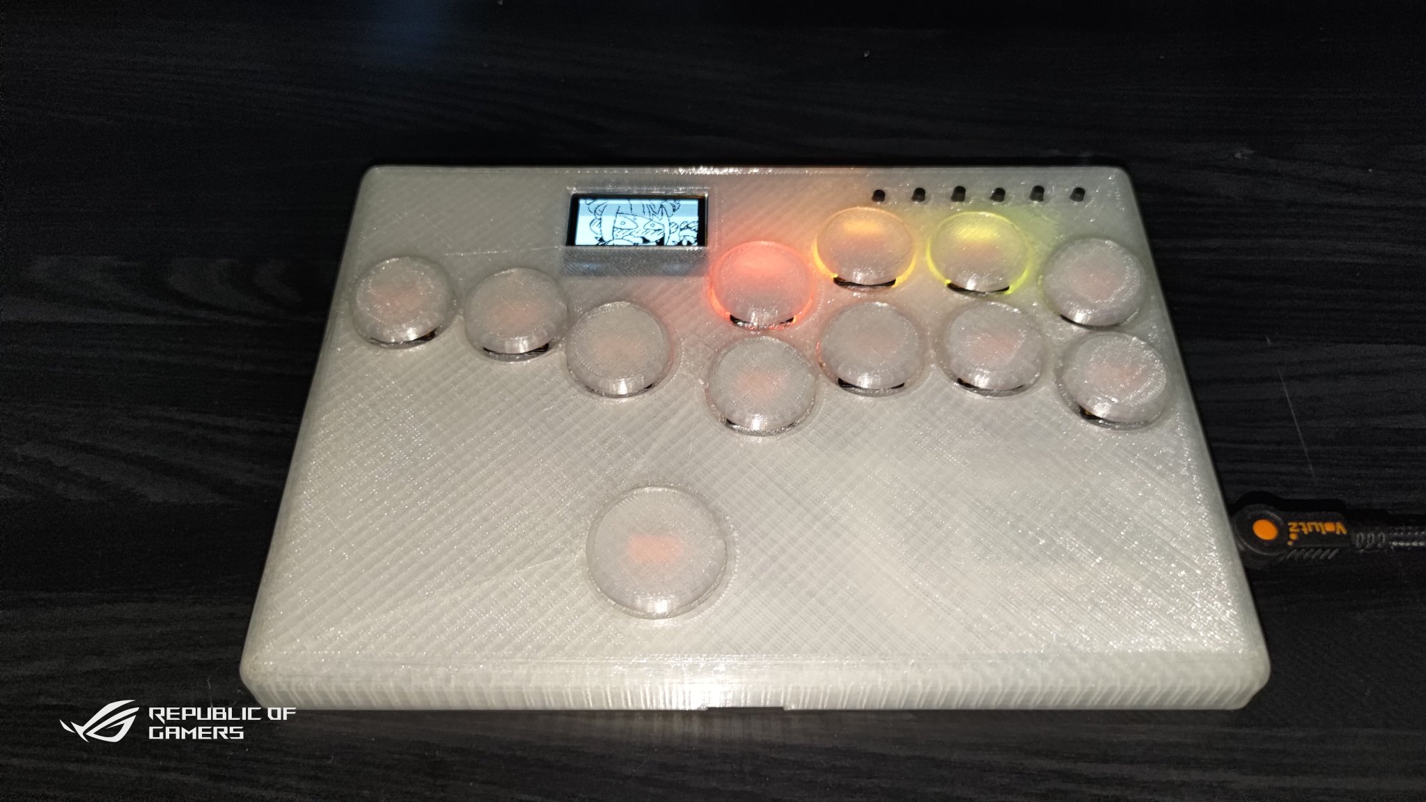 Bộ điều khiển không cần cần gạt dạng hitbox nhỏ gọn