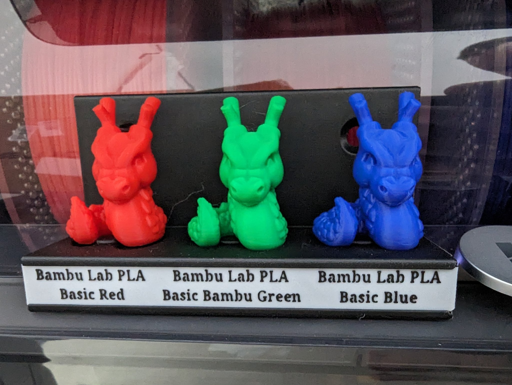 Giá đỡ hiển thị treo tường cho 3 Cali-Dragons