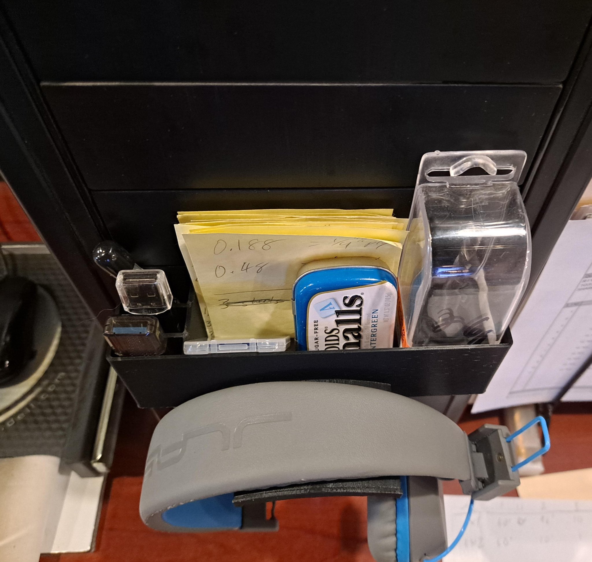 Giá đỡ tổ chức vật dụng cho tháp máy tính PC