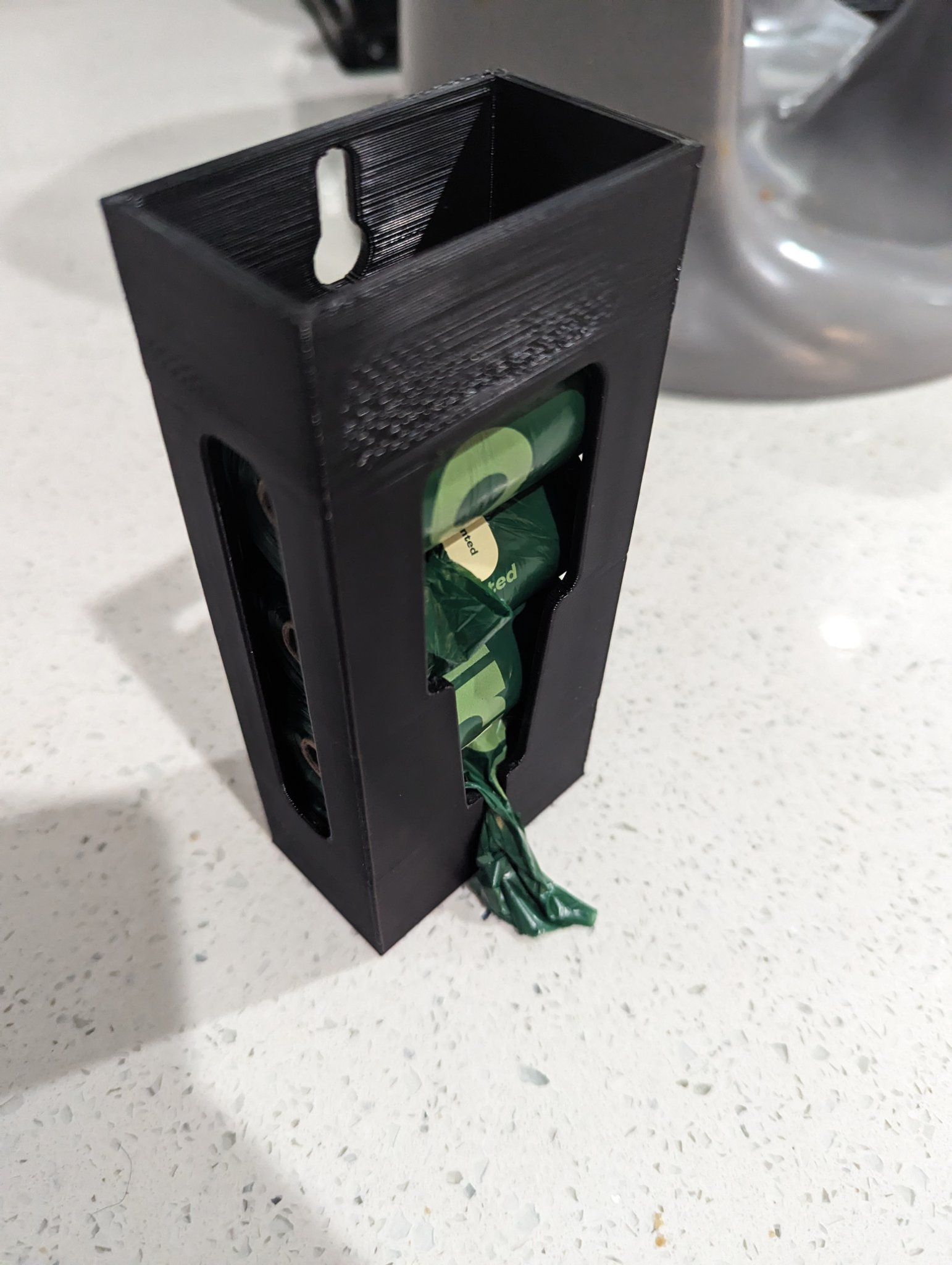 Máy phân phát túi phân chó treo tường dễ dàng