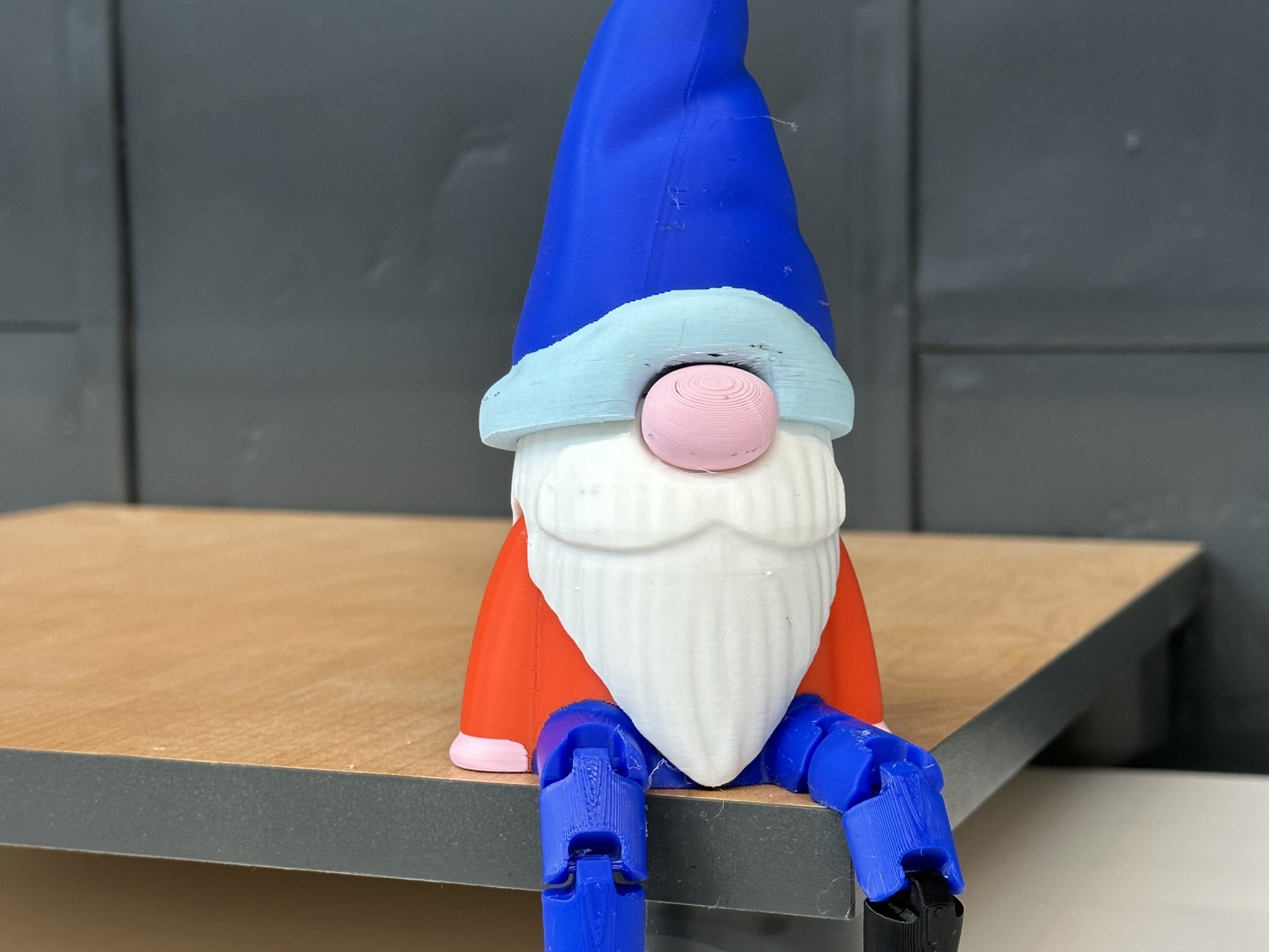 Gnome Vườn Linh Hoạt với Ống Bison