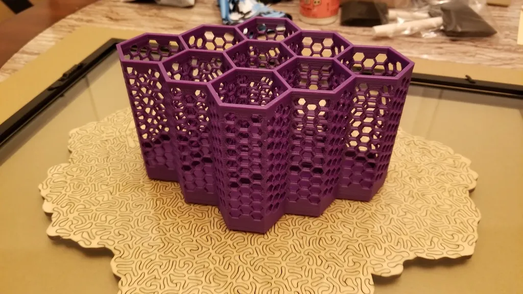 Giá đỡ bàn làm việc họa tiết tổ ong