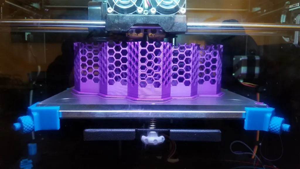 Giá đỡ bàn làm việc họa tiết tổ ong