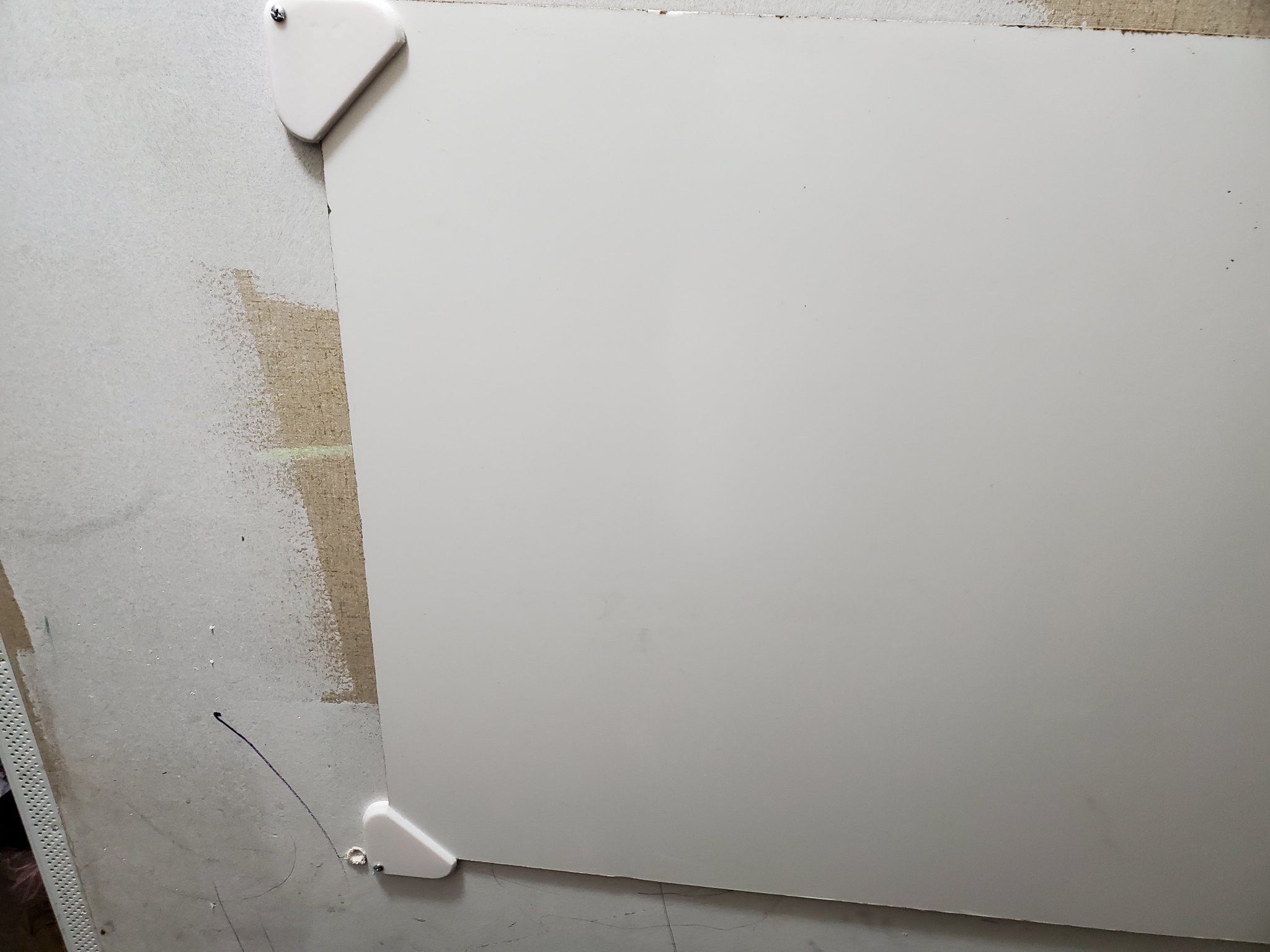 Giá đỡ góc cho bảng trắng đảo ngược