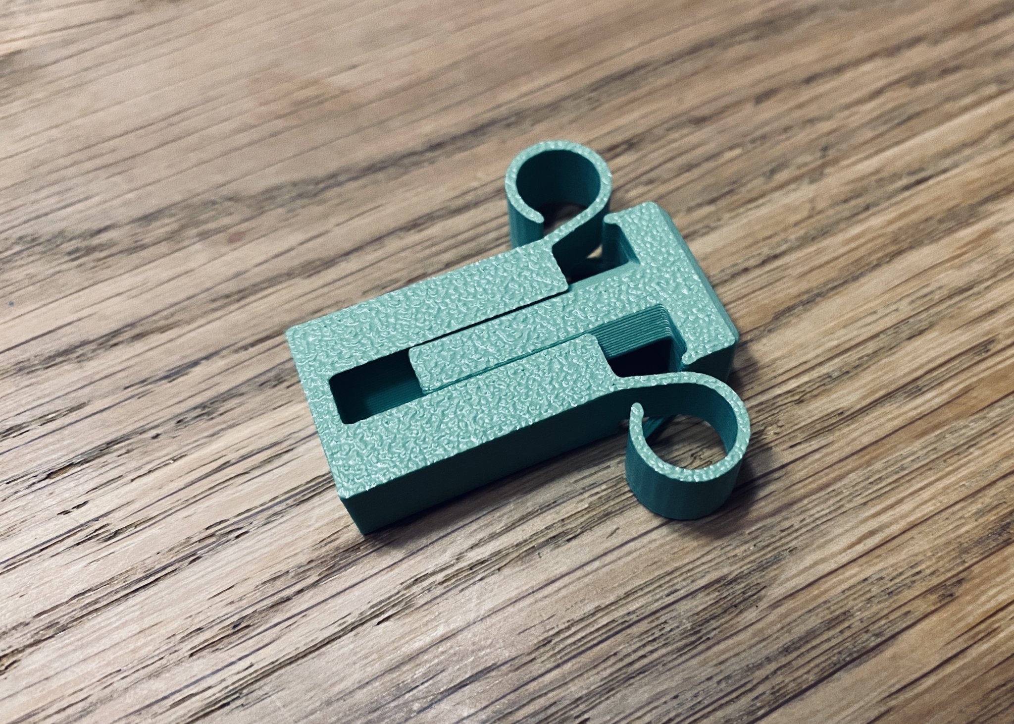 Nút lò xo in tại chỗ không cần hỗ trợ