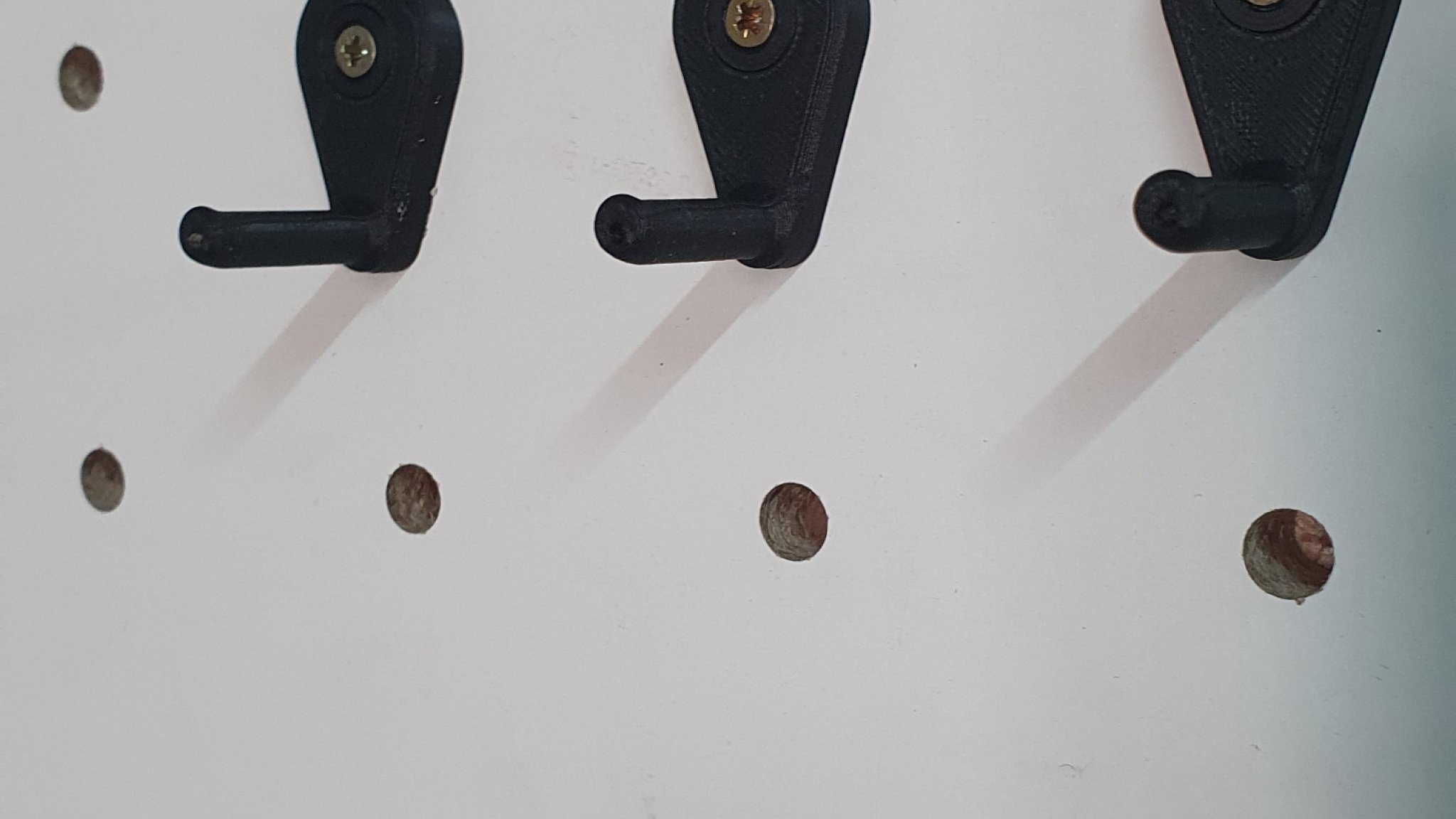 Giá treo cho bảng ghim với lỗ 8x15mm