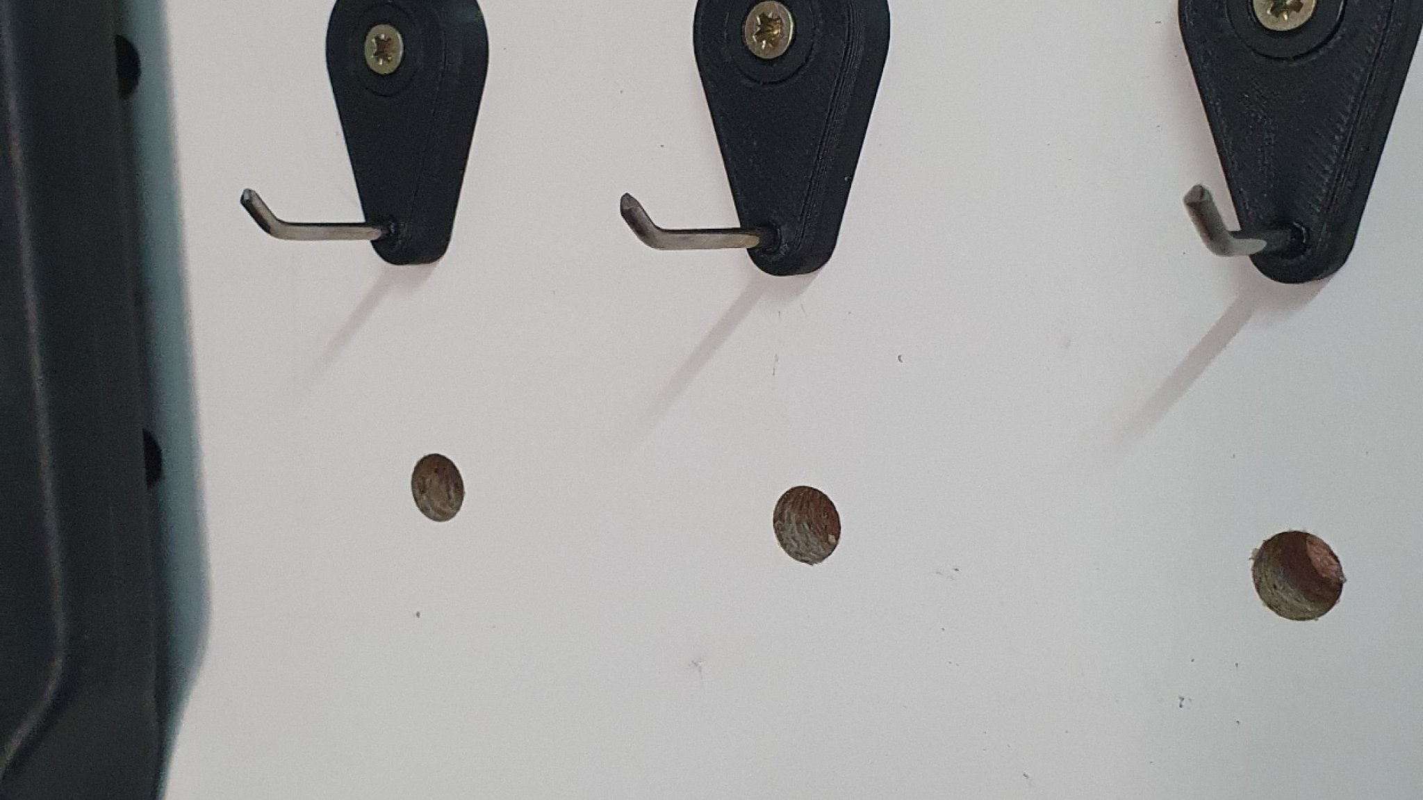 Giá treo cho bảng ghim với lỗ 8x15mm