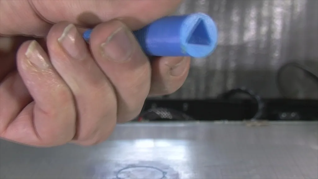 Chìa khóa hình tam giác cho tủ điện/gas dài