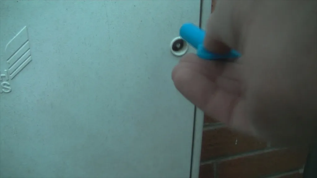 Chìa khóa hình tam giác cho tủ điện/gas dài