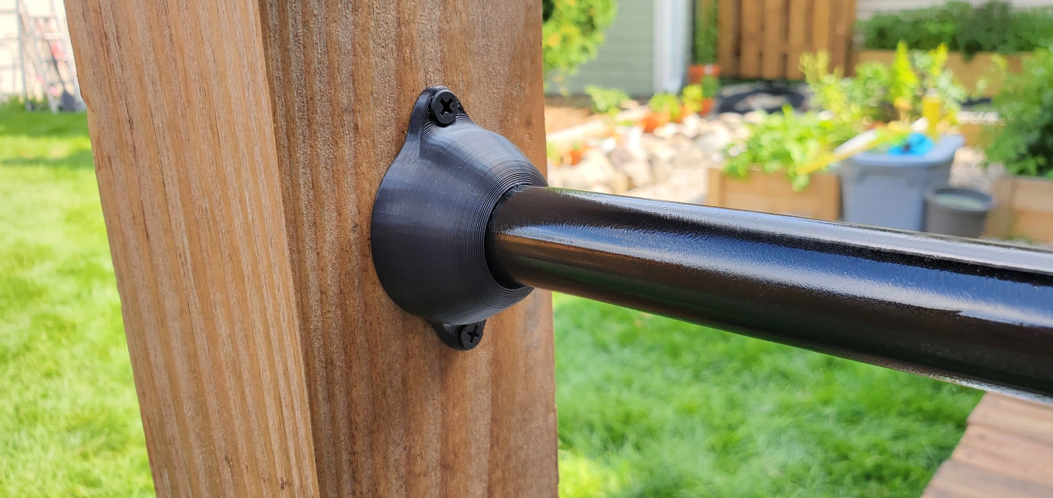 Đường viền lan can sân thượng bằng ống dẫn điện 3/4