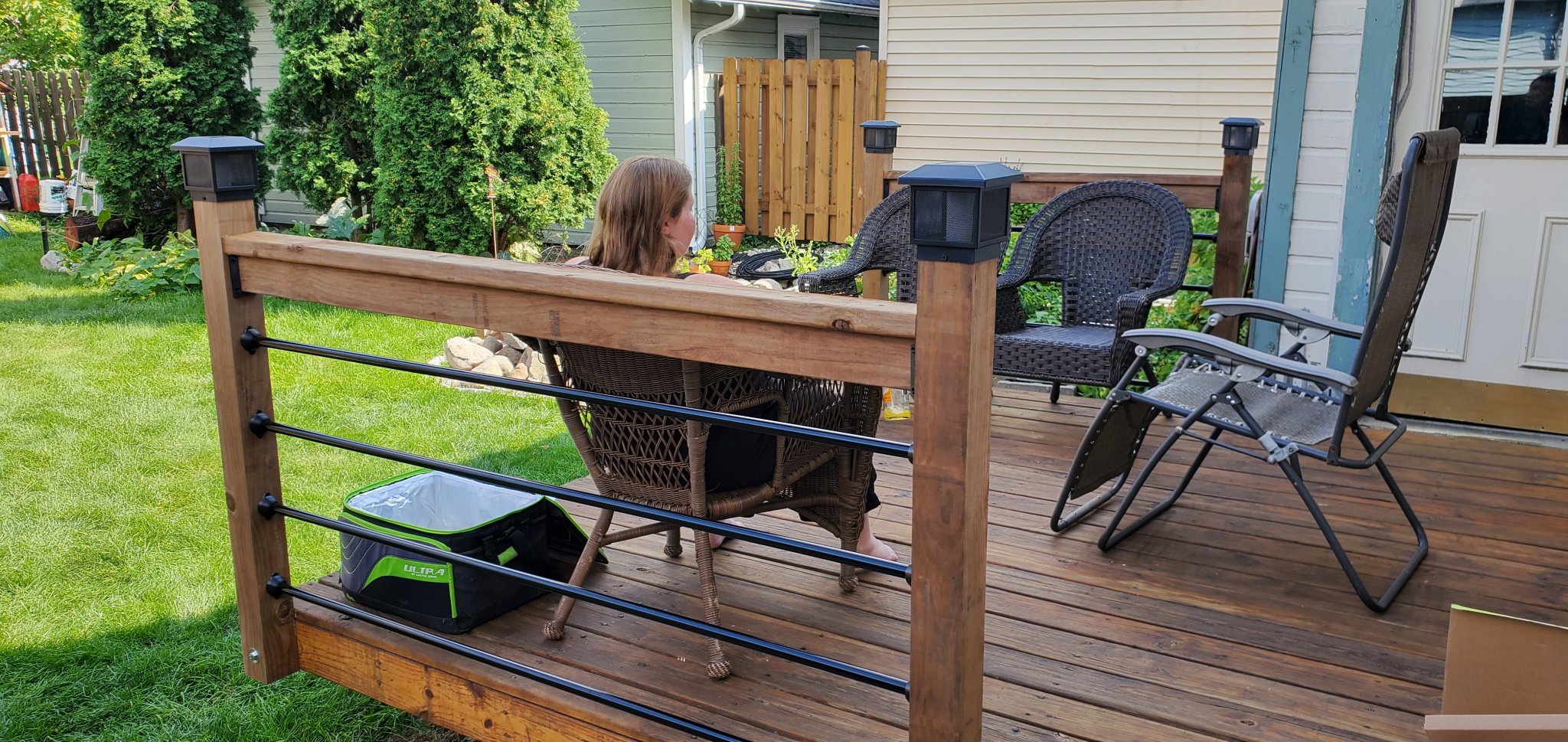 Đường viền lan can sân thượng bằng ống dẫn điện 3/4