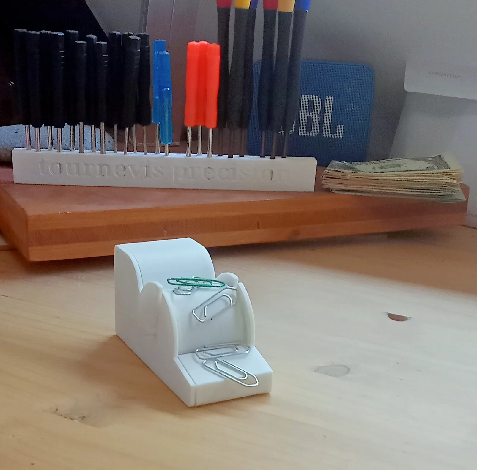 Máy phân phát kẹp giấy trang trí cho bàn làm việc