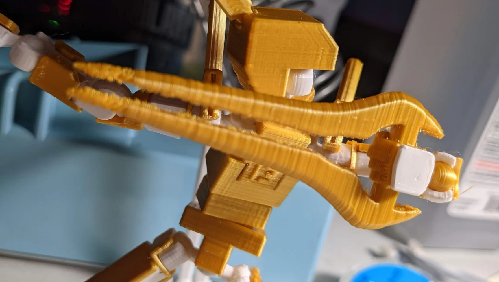 Kiếm năng lượng Halo cho LUCKY 13 (Có sửa đổi)