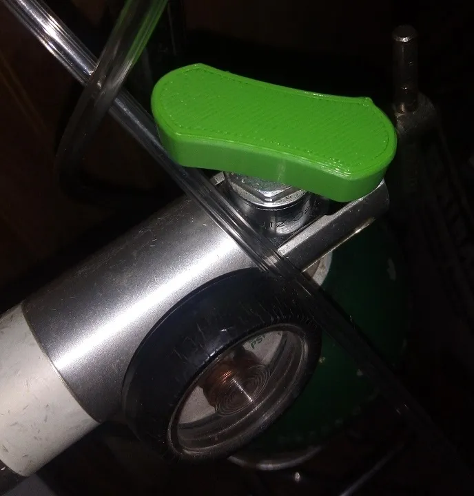 Công cụ mở và đóng van bình oxy y tế