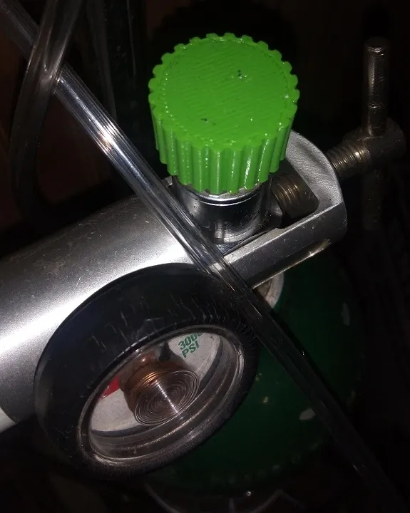 Công cụ mở và đóng van bình oxy y tế