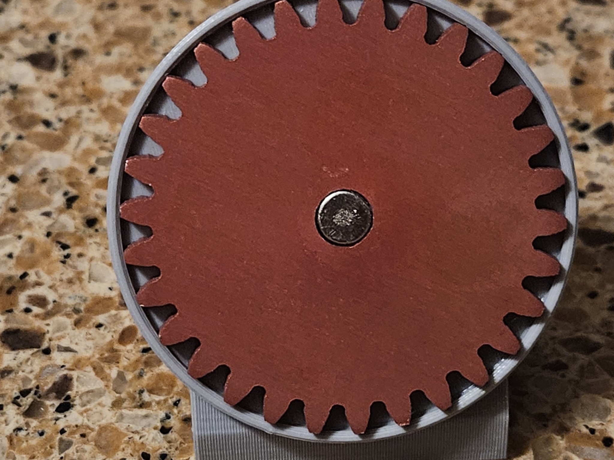 Giá đỡ đồng xu thách thức cho không gian làm việc