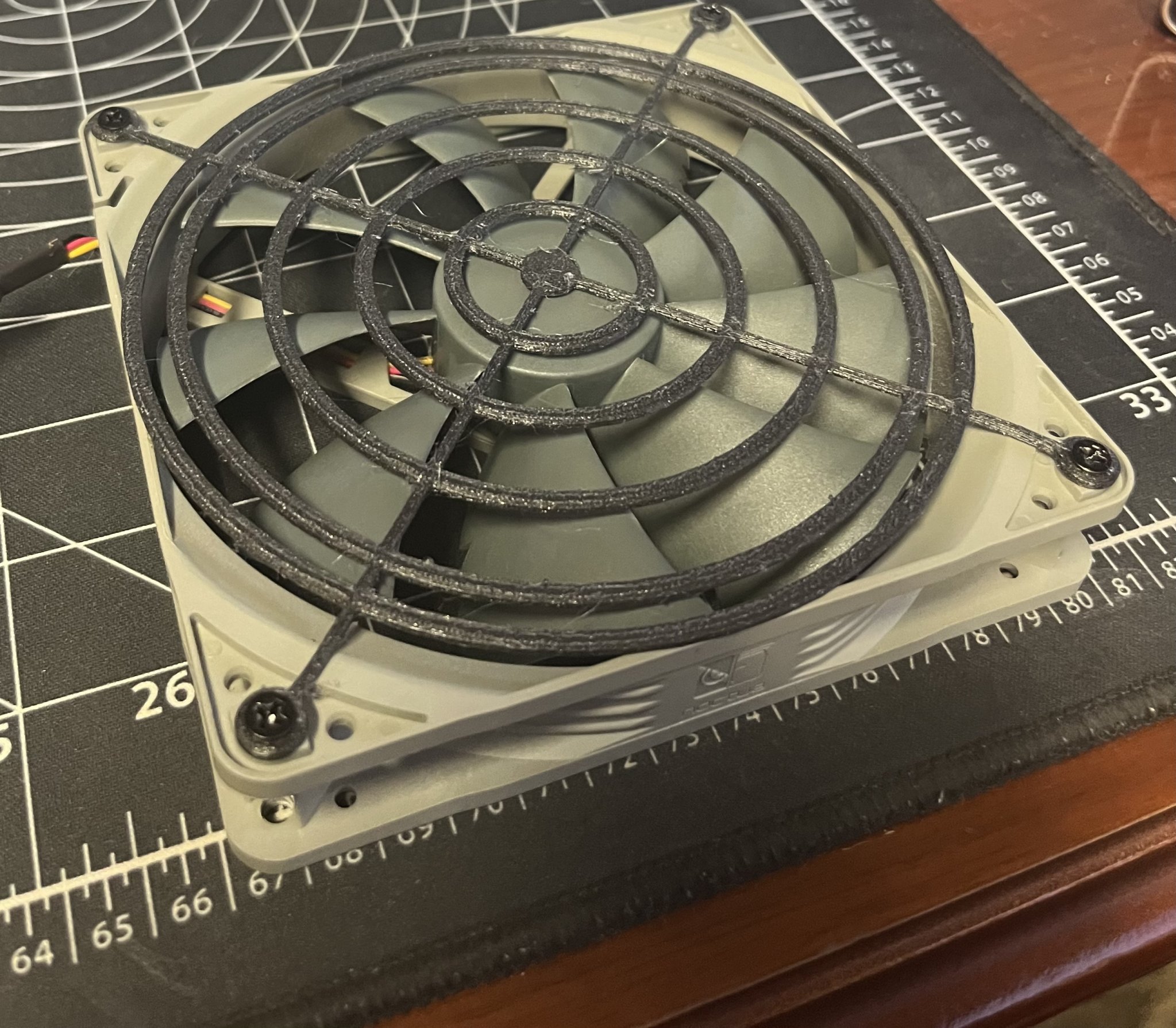 Lưới quạt 140mm cho thùng máy NR200