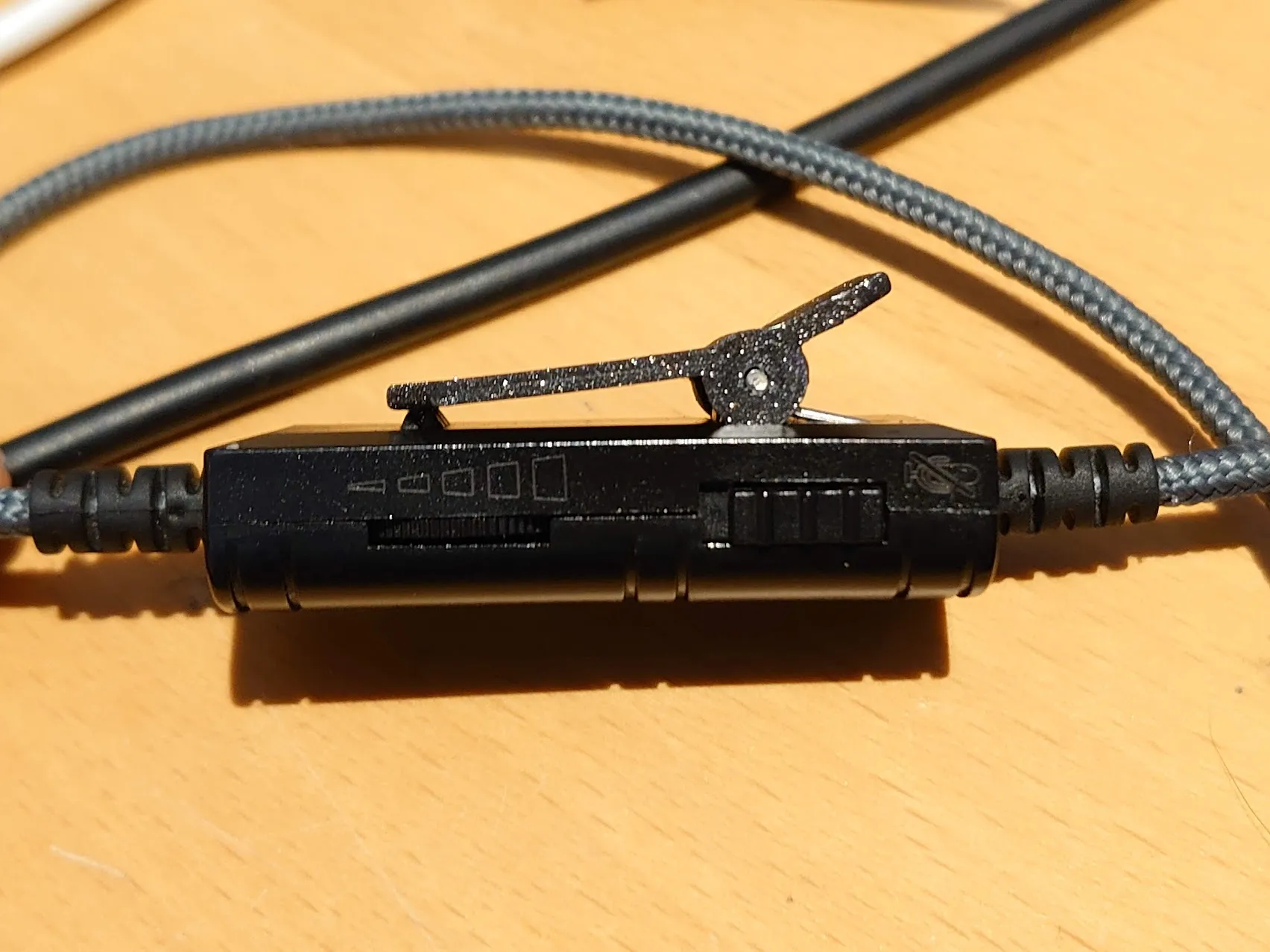 Kẹp áo thay thế cho điều khiển từ xa microphone Audio-Technica AT...