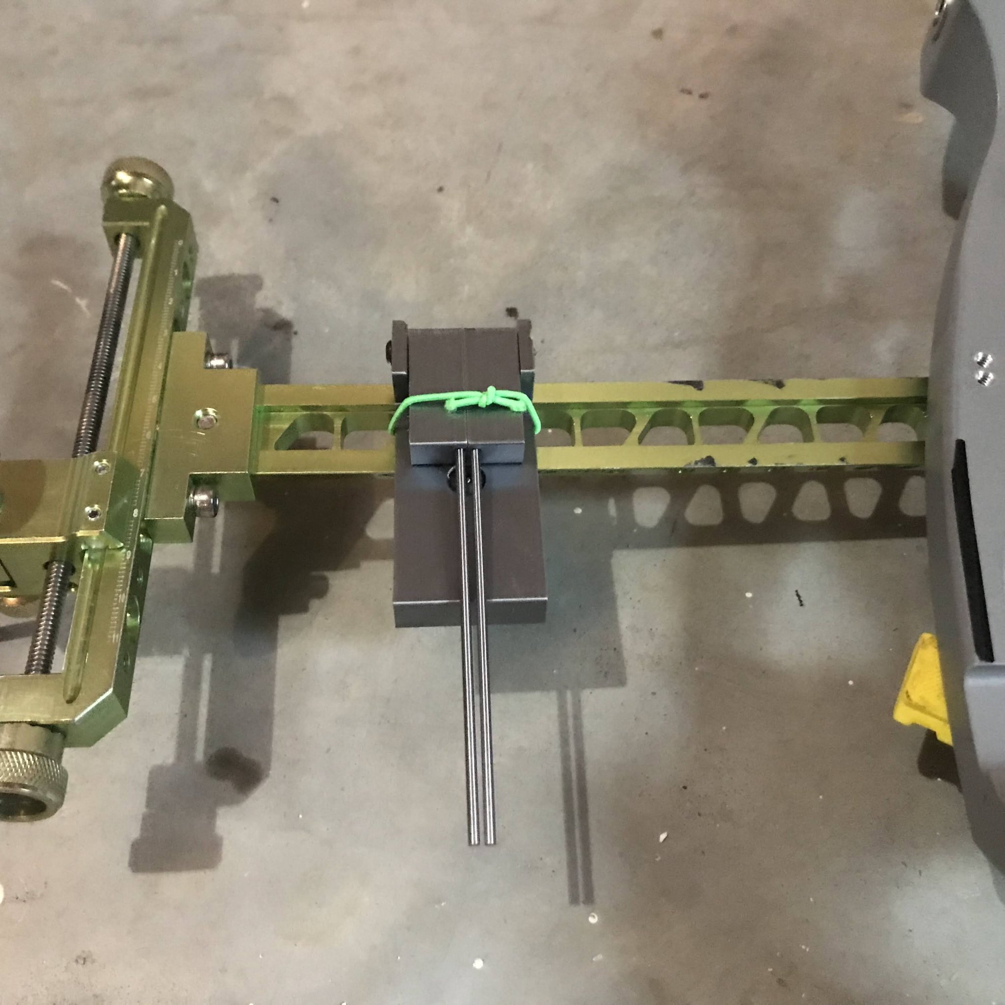 Thiết bị hỗ trợ tập luyện bắn cung với clicker đôi