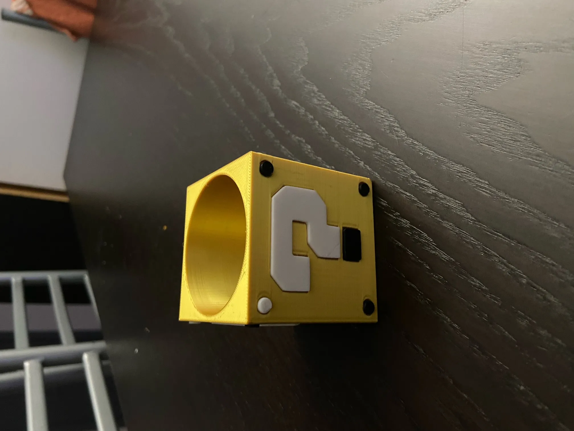 Hộp nhỏ Mario để đựng bút chì và phụ kiện