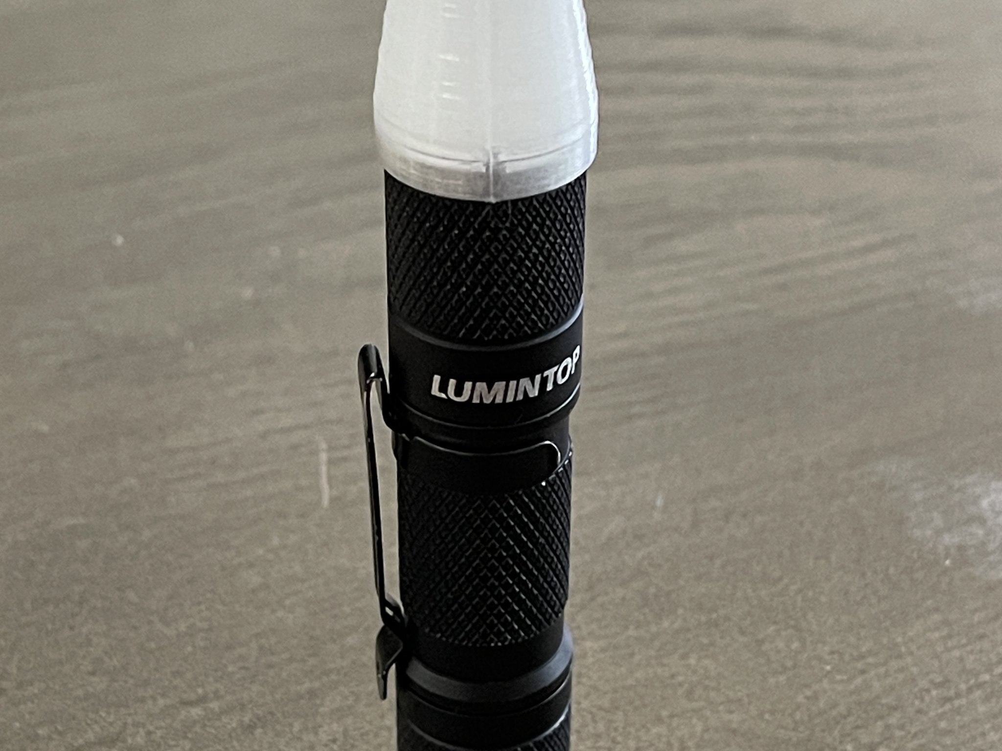 Giá đỡ và bộ khuếch tán cho đèn pin Lumintop Tool AA