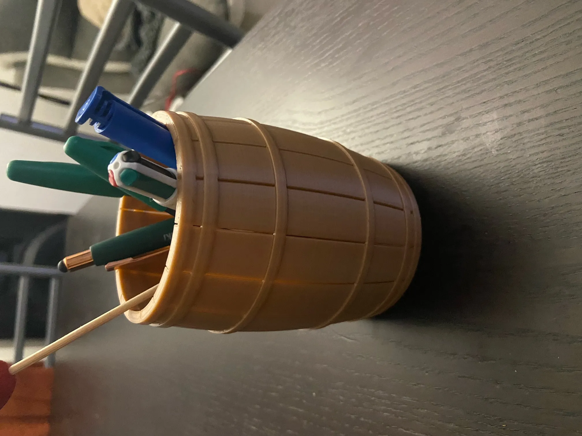 Hộp bút chì hình thùng in 3D đơn giản và đẹp mắt