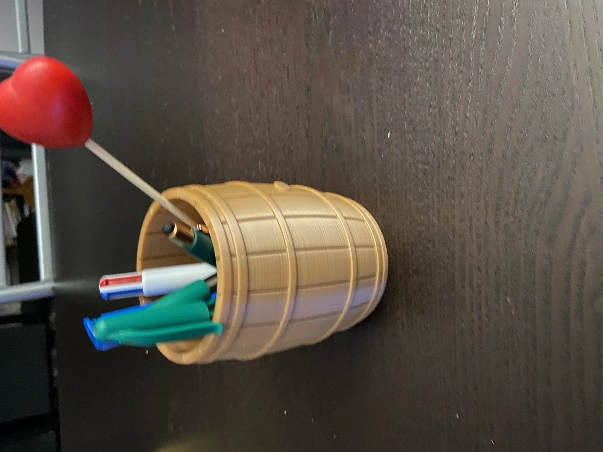 Hộp bút chì hình thùng in 3D đơn giản và đẹp mắt