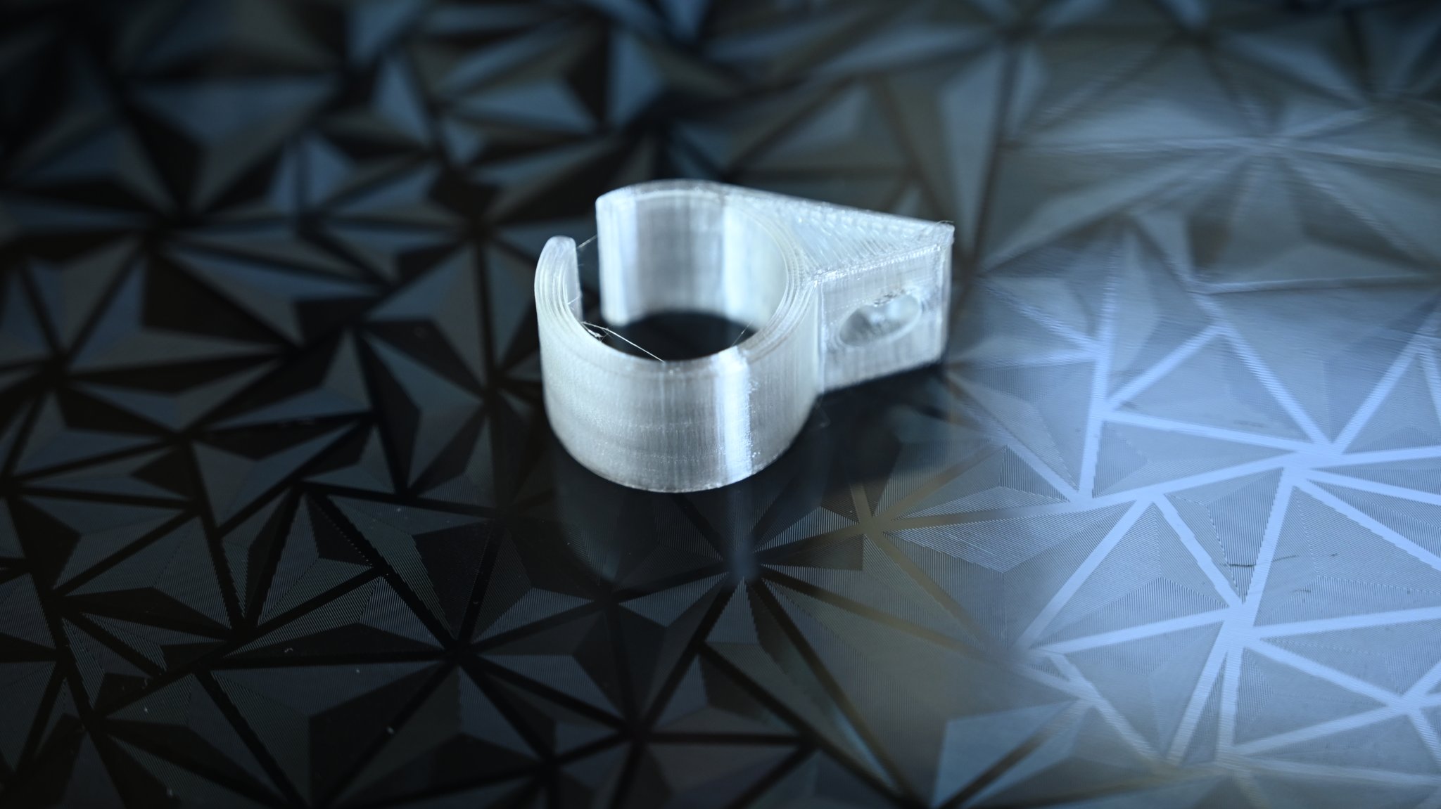 Kẹp giữ cáp đa năng cho bàn làm việc