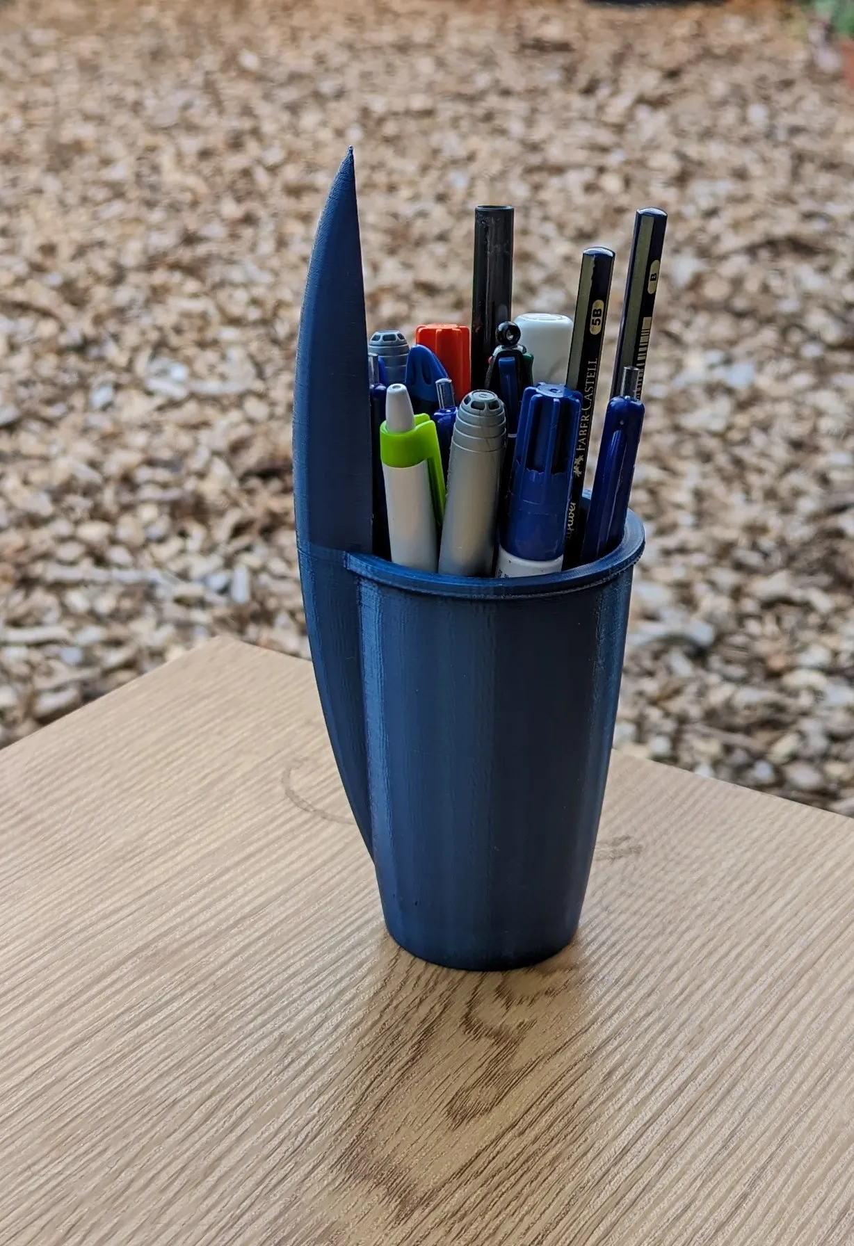 Cốc bút hình nắp bút Penception cho văn phòng